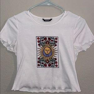Really cute white crop top with sun-moon design!